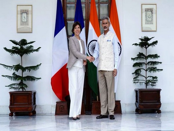 العلاقات بين الهند وفرنسا تتعمق