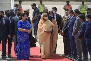رئيسة وزراء بنغلاديش الشيخة حسينة تصل إلى نيودلهي في زيارة للهند