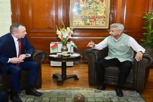 وزير الخارجية الهندي يجري محادثات مع نظيره البيلاروسي حول العلاقات الاقتصادية