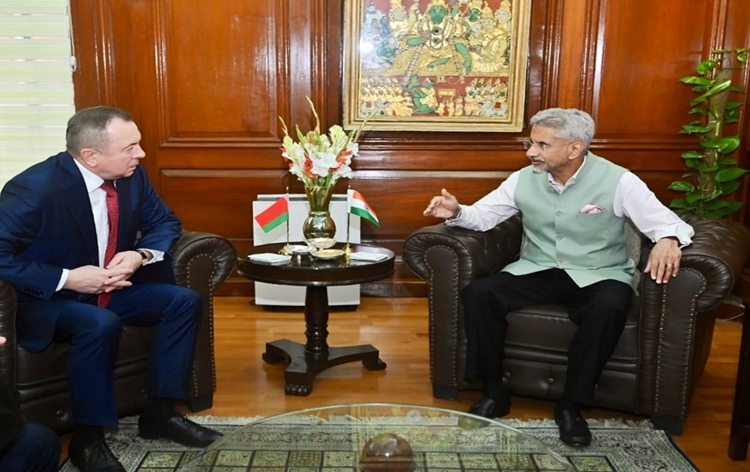 وزير الخارجية الهندي يجري محادثات مع نظيره البيلاروسي حول العلاقات الاقتصادية