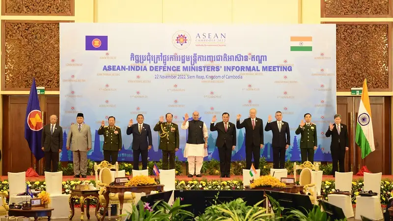 عقد الاجتماع الأول لوزراء دفاع الهند وآسيان في كمبوديا