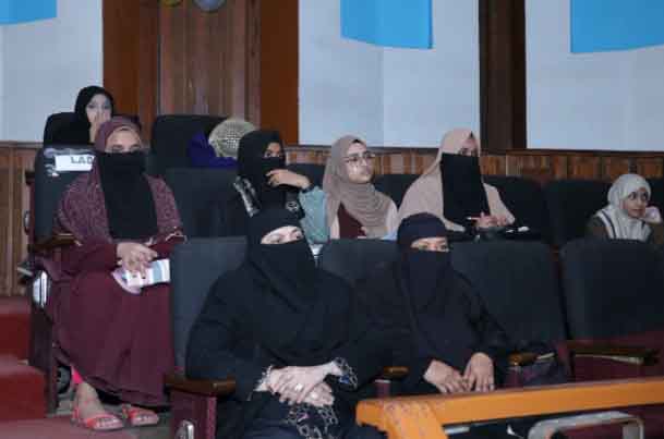 مشاركة النساء بعدد كبير في مؤتمر القرآن
