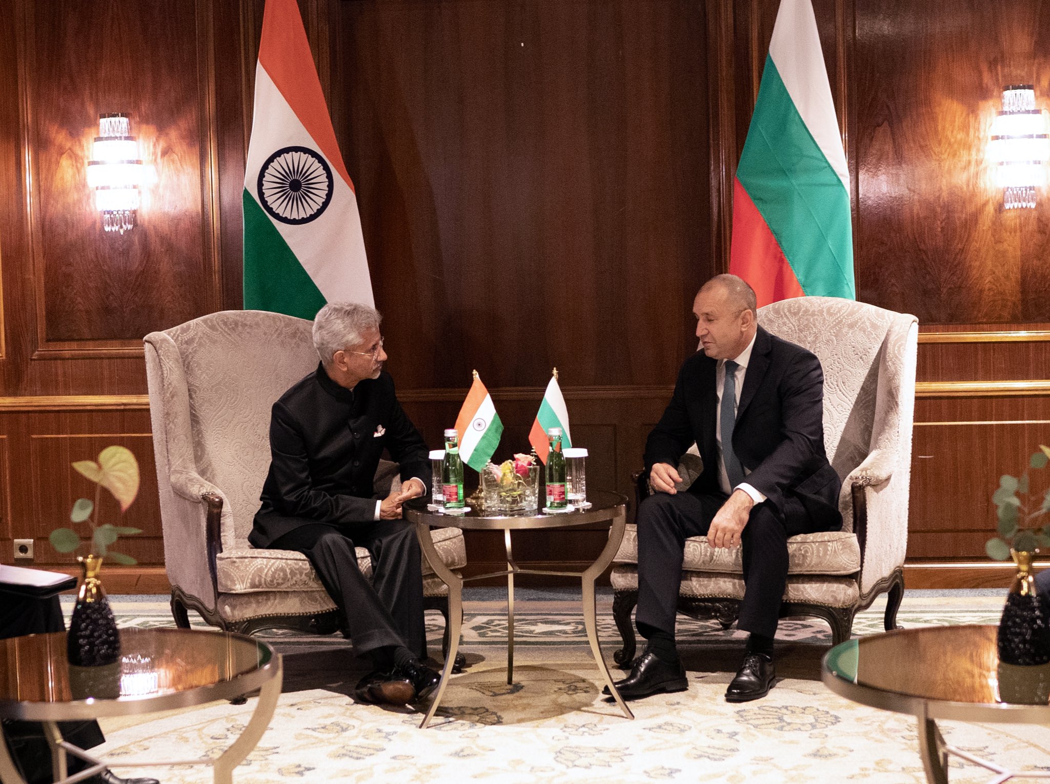 وزير الخارجية الهندي يجري محادثات مع الرئيس البلغاري في فيينا