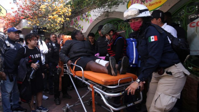 مقتل شخص على الأقل وإصابة 57 شخصًا جراء تصادم قطاري أنفاق في مكسيكو سيتي