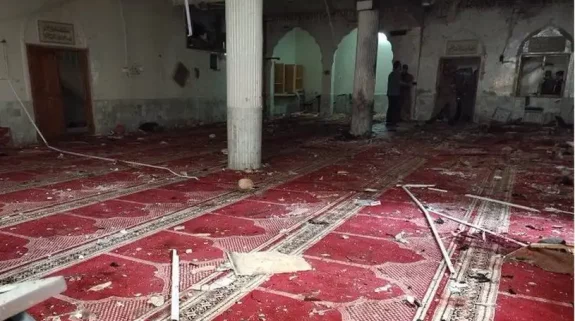 مقتل 36 شخصًا في تفجير انتحاري داخل مسجد في بيشاور