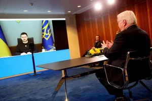 الرئيسان الأوكراني والألماني يناقشان قضايا الدفاع