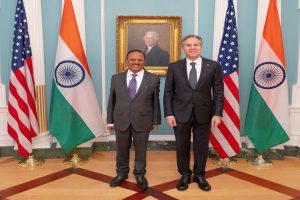 أجيت دوفال ووزير الخارجية الأمريكي يناقشان الشراكة الاستراتيجية بين الهند والولايات المتحدة