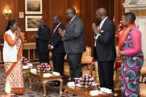 وفد برلماني من زامبيا يجتمع مع رئيسة الهند مورمو