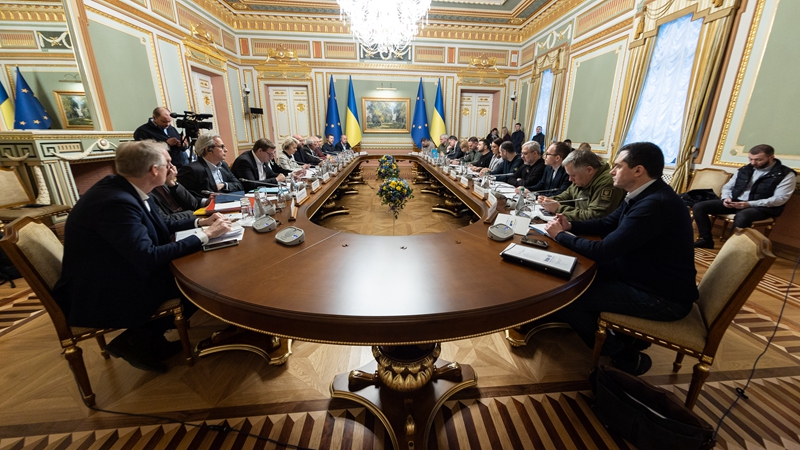أوكرانيا والاتحاد الأوروبي يتفقان على تعميق العلاقات والتعاون