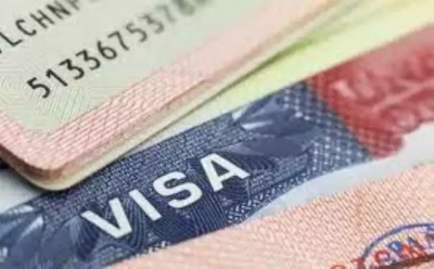 روسيا تعلن إطلاق التأشيرات الإلكترونية وبطاقات الدفع للأجانب