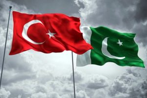 باكستان وتركيا: الجمع بين السلطة والدين تجربة خطِرة