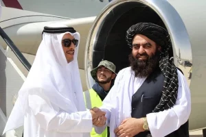 رئيس الوزراء القطري عبدالرحمن آل ثاني يزور قندهار ويلتقي بمسؤولي طالبان