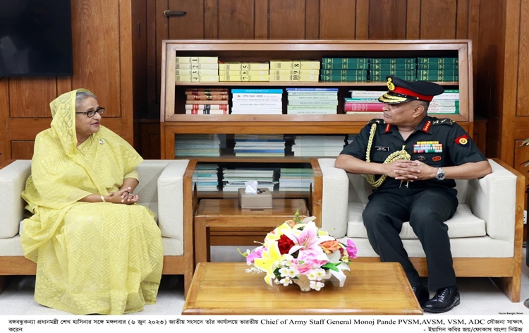 رئيسة الوزراء حسينة تدعو إلى تعزيز التعاون بين القوات المسلحة لبنغلاديش والهند