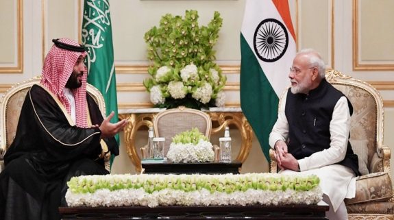 رئيس الوزراء مودي وولي العهد السعودي الأمير محمد بن سلمان يبحثان التعاون الثنائي