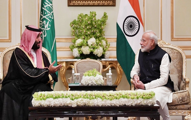 رئيس الوزراء مودي وولي العهد السعودي الأمير محمد بن سلمان يبحثان التعاون الثنائي