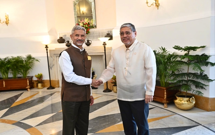 الهند والفلبين تستعرضان العلاقات الثنائية