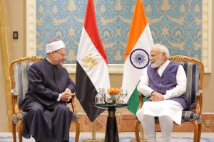 رئيس الوزراء مودي يجتمع مع مفتي الديار المصرية في القاهرة