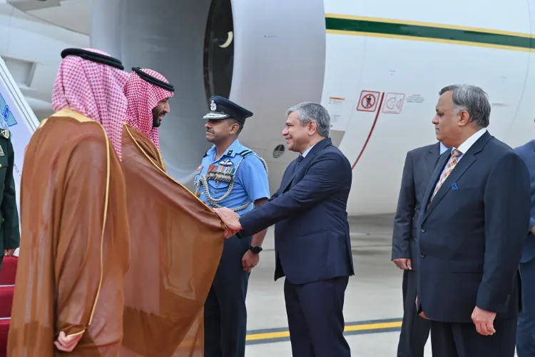 ولي العهد السعودي محمد بن سلمان يصل إلى دلهي لحضور قمة مجموعة العشرين