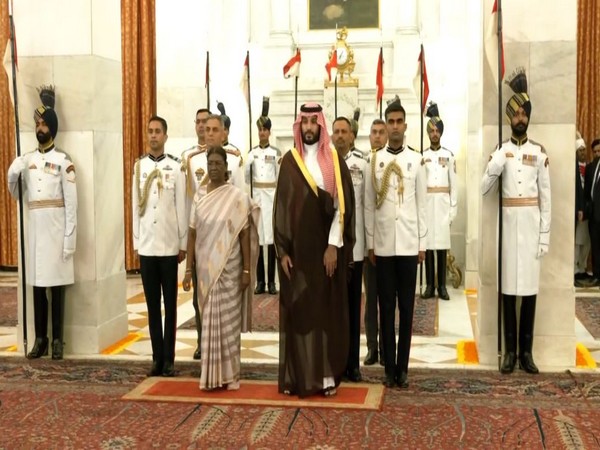 الرئيسة مورمو تلتقي بولي العهد السعودي الأمير محمد بن سلمان في دلهي